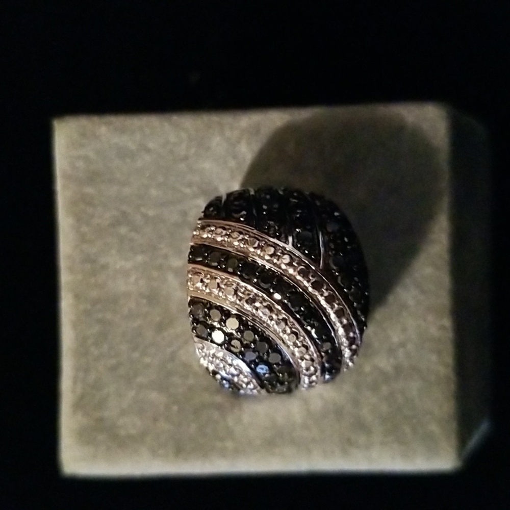 Silver ring with Diamonds - Picture 2 of 11